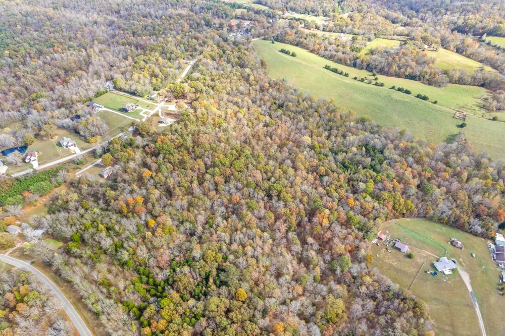 1402 Moore Lane Southside, TN 37171
