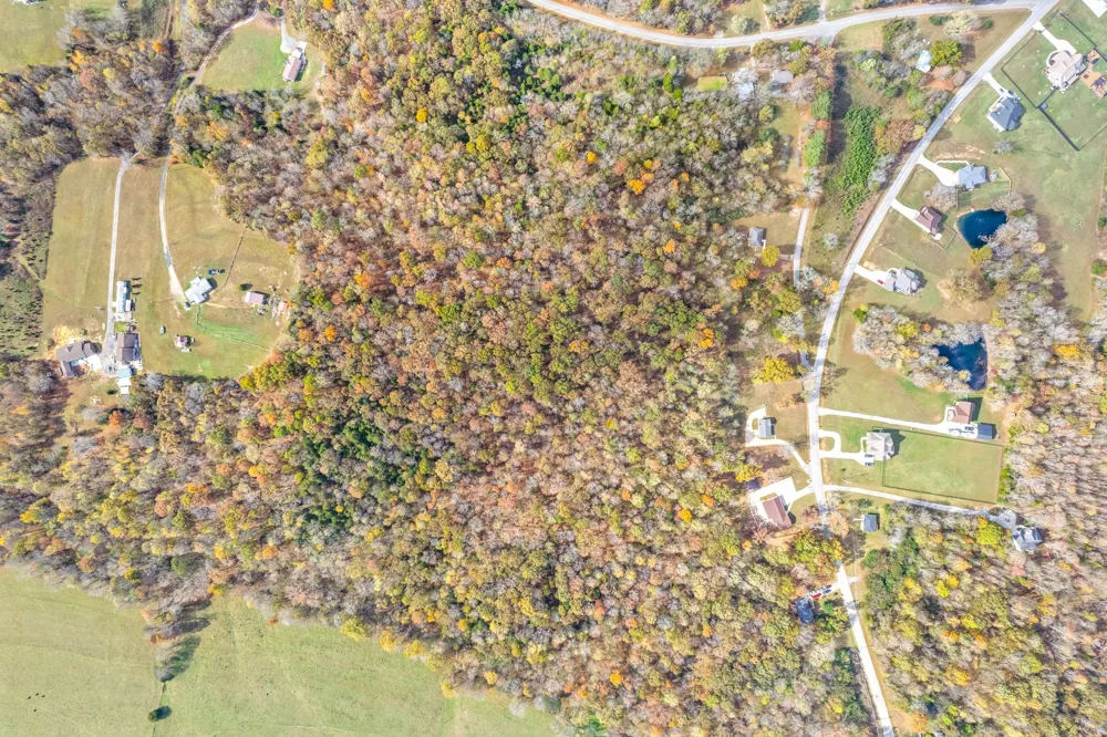 1402 Moore Lane Southside, TN 37171