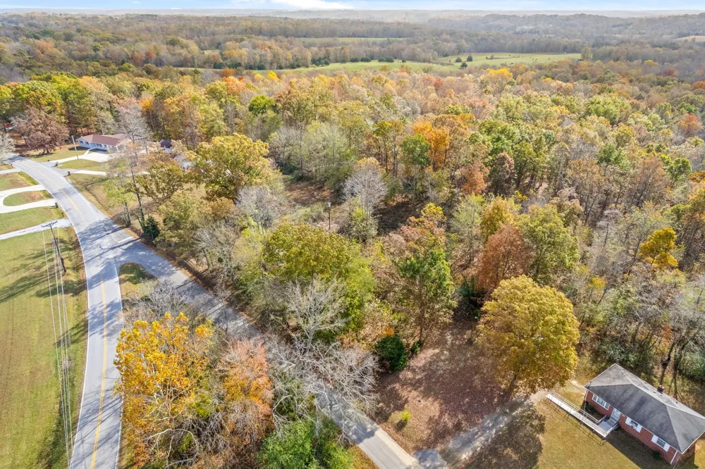 1402 Moore Lane Southside, TN 37171