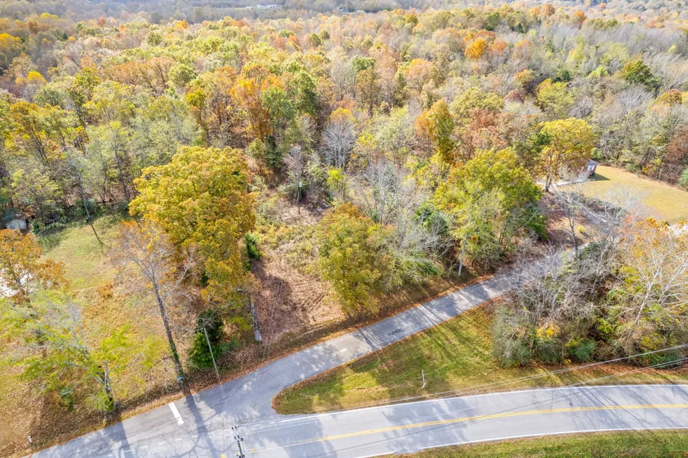 1402 Moore Lane Southside, TN 37171