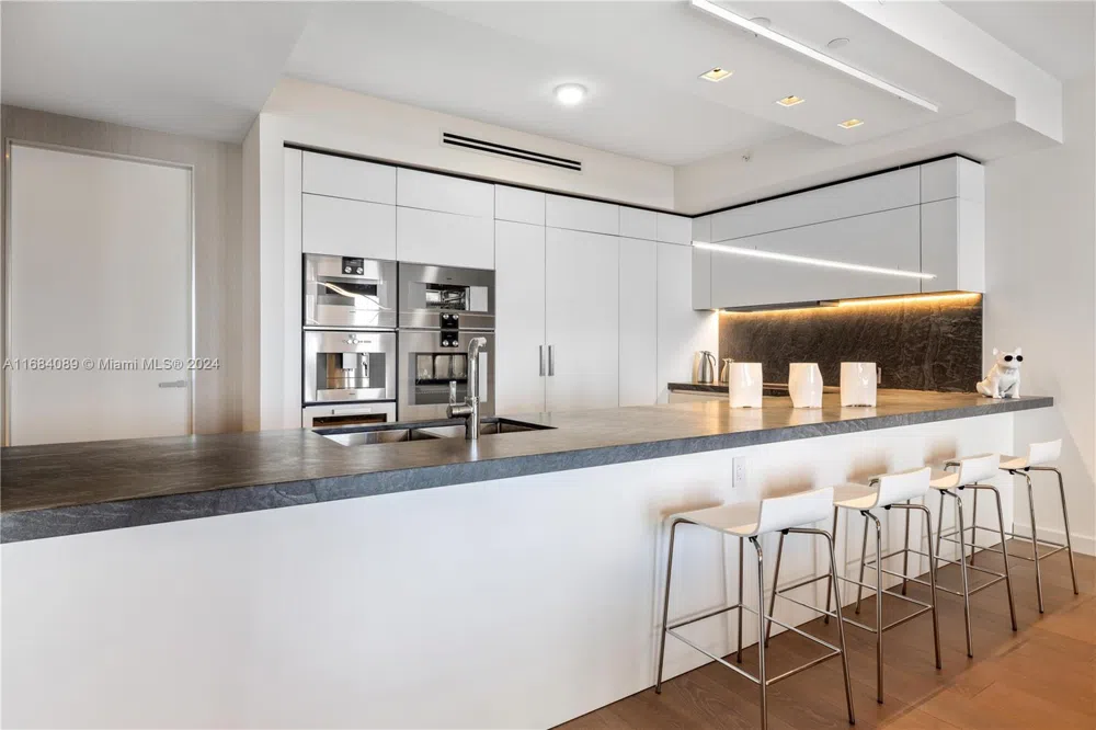 7065 Fisher Island Dr #7065 Miami Beach, FL 33109