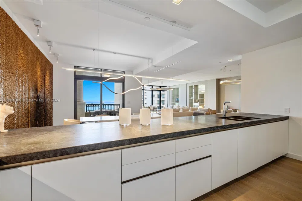 7065 Fisher Island Dr #7065 Miami Beach, FL 33109