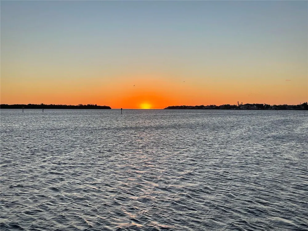 6151 BAYOU GRANDE BOULEVARD NE St Petersburg, FL 33703