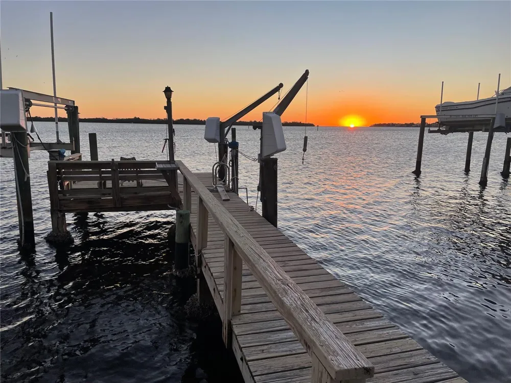 6151 BAYOU GRANDE BOULEVARD NE St Petersburg, FL 33703