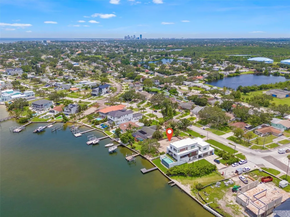 6151 BAYOU GRANDE BOULEVARD NE St Petersburg, FL 33703