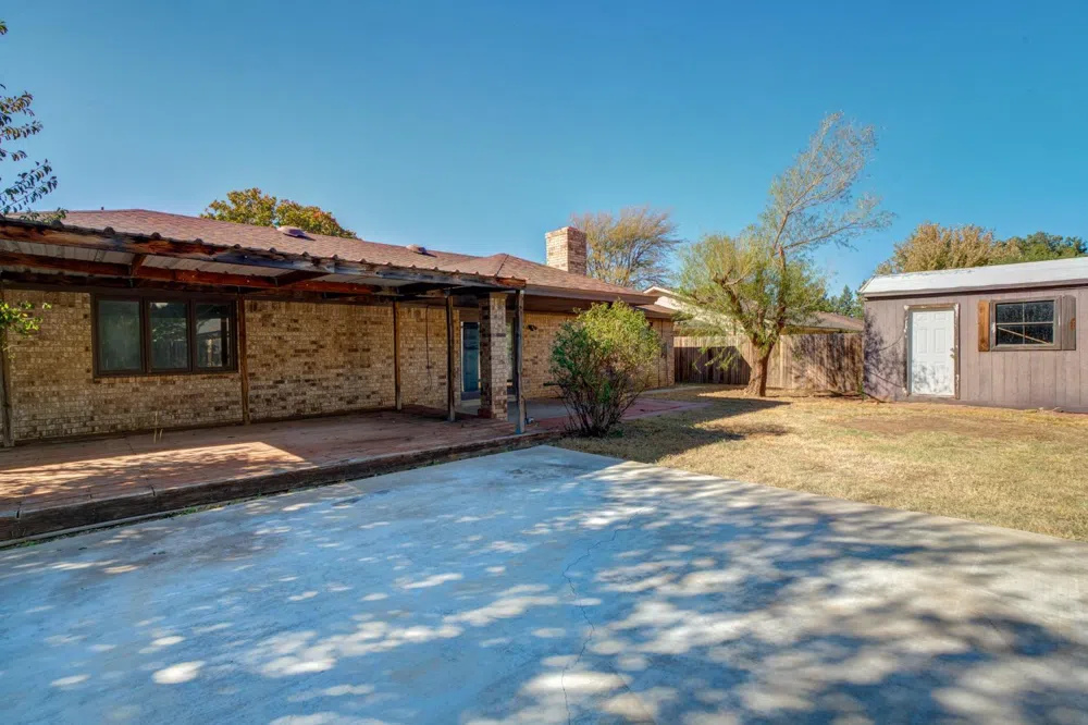 6107 Elmwood Avenue Lubbock, TX 79424