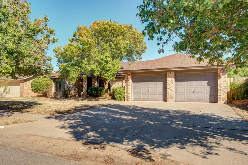 6107 Elmwood Avenue Lubbock, TX 79424