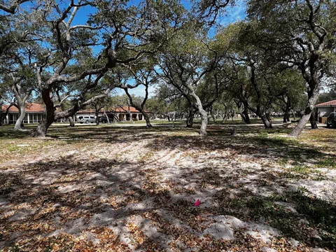 1202-R Royal Oaks Trail