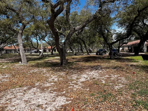 1302-R Royal Oaks Trail