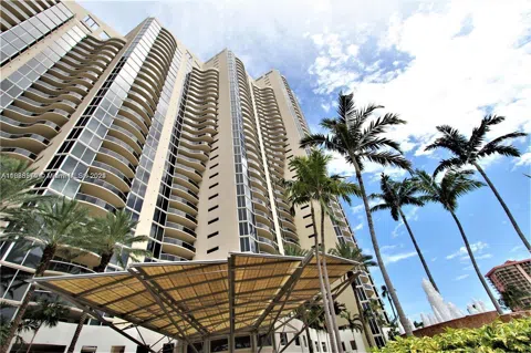 17555 Collins Ave #2502