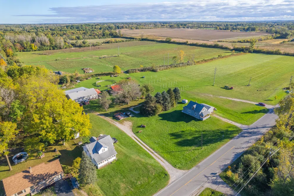 2135 E COLDWATER ROAD Genesee Charter Township, MI 48505
