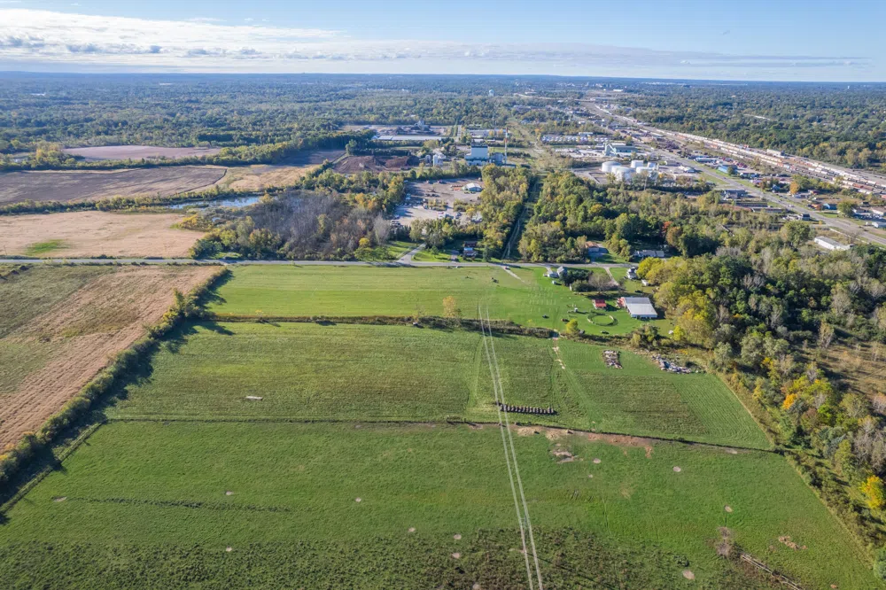2135 E COLDWATER ROAD Genesee Charter Township, MI 48505