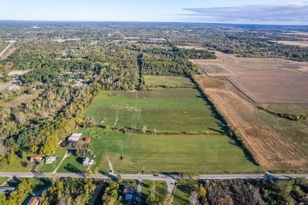 2135 E COLDWATER ROAD Genesee Charter Township, MI 48505