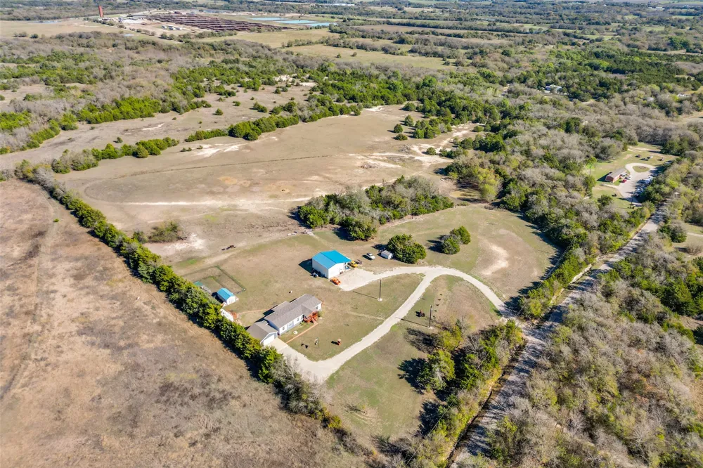5577 County Road 413 Melissa, TX 75454
