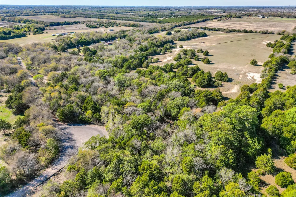 5577 County Road 413 Melissa, TX 75454