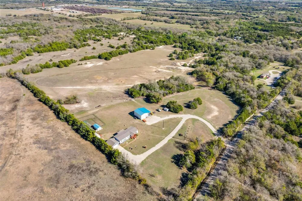 5577 County Road 413 Melissa, TX 75454