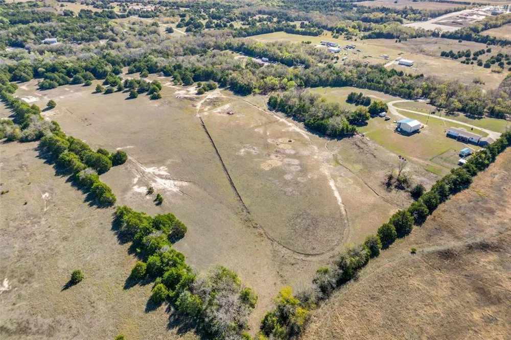 5577 County Road 413 Melissa, TX 75454
