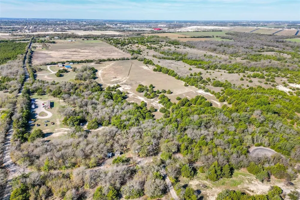 5577 County Road 413 Melissa, TX 75454