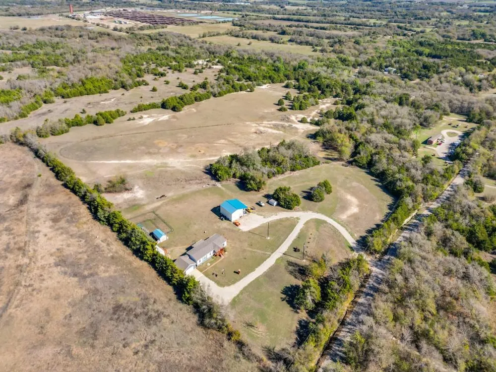 5577 County Road 413 Melissa, TX 75454