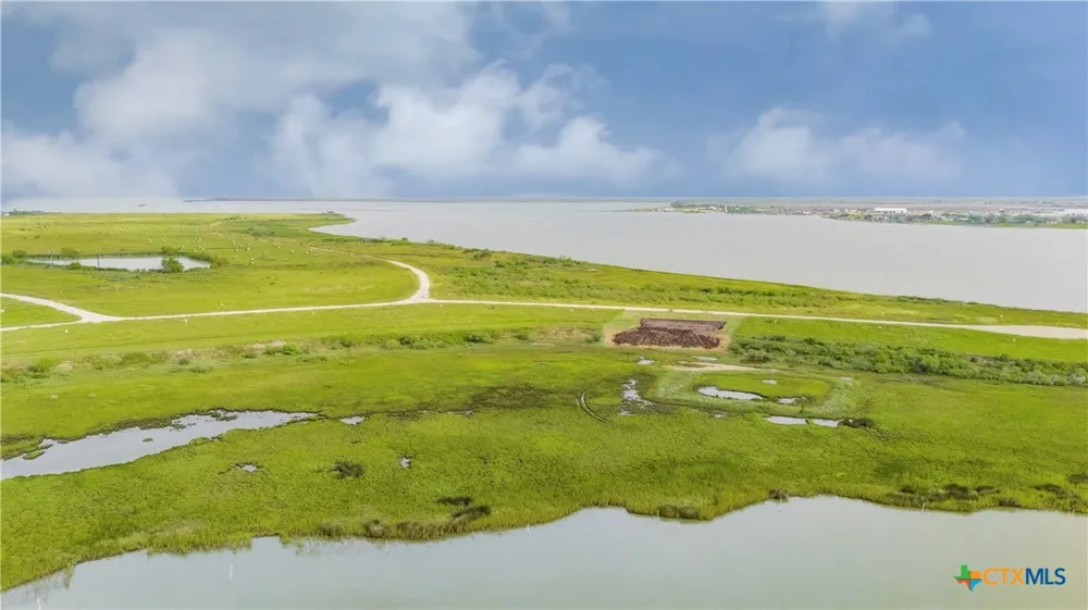 356 Evening Point Port Lavaca, TX 77979