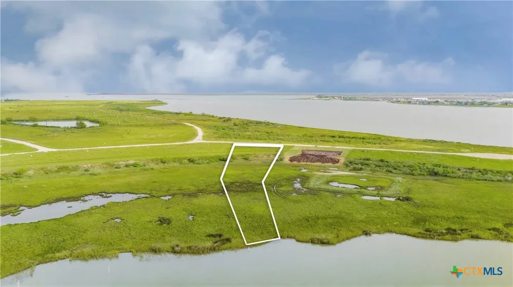 356 Evening Point Port Lavaca, TX 77979