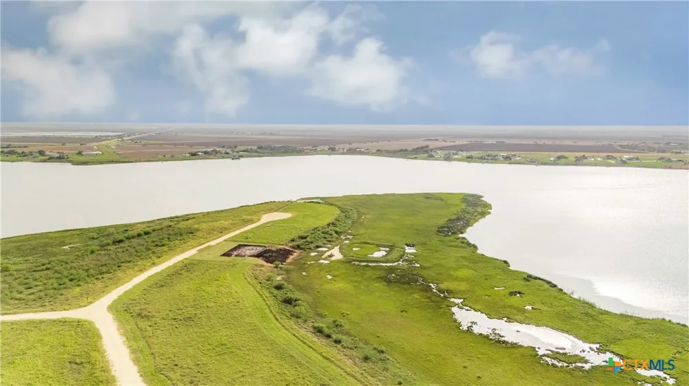 356 Evening Point Port Lavaca, TX 77979