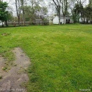 Rosewood Avenue Oak Park City, MI 48237