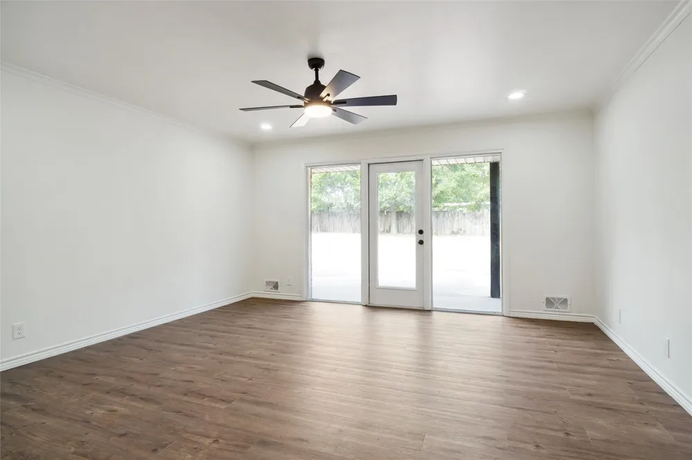 900 Roberts Street Bowie, TX 76230