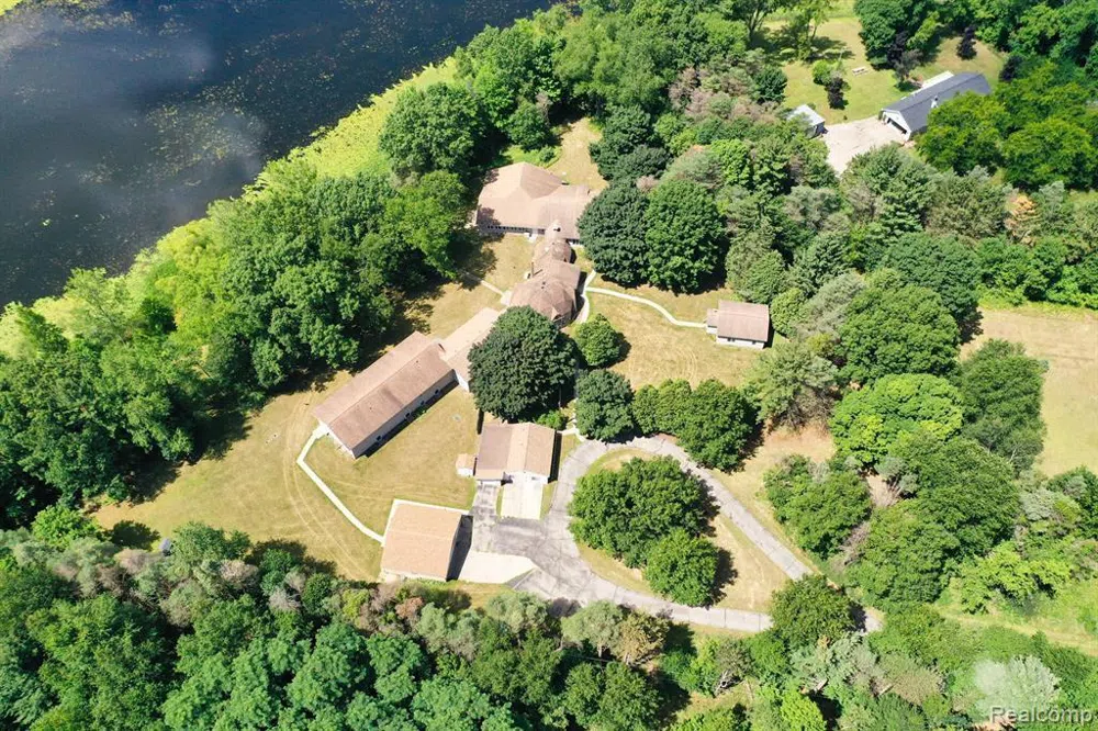 1295 Bald Eagle Lake Road Groveland Township, MI 48462
