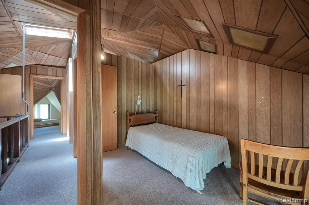 1295 Bald Eagle Lake Road Groveland Township, MI 48462