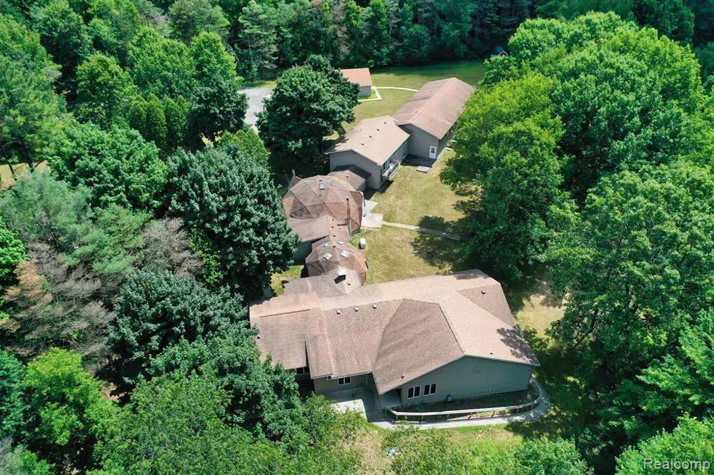 1295 Bald Eagle Lake Road Groveland Township, MI 48462