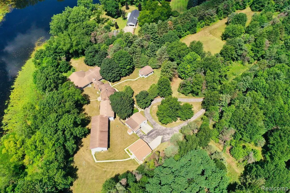 1295 Bald Eagle Lake Road Groveland Township, MI 48462