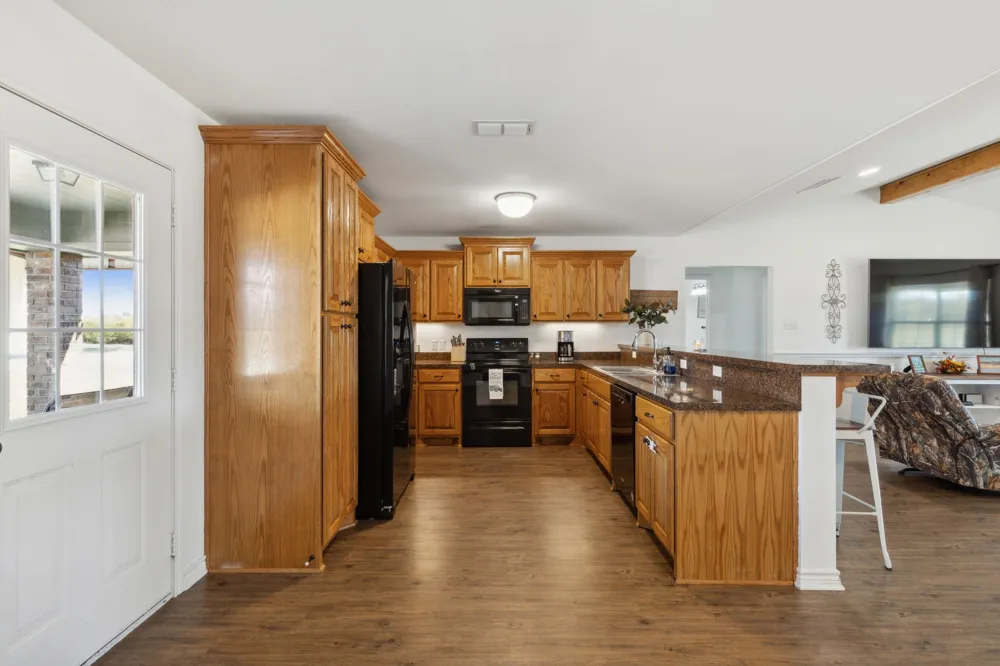 2068 W US Highway 69 Emory, TX 75440