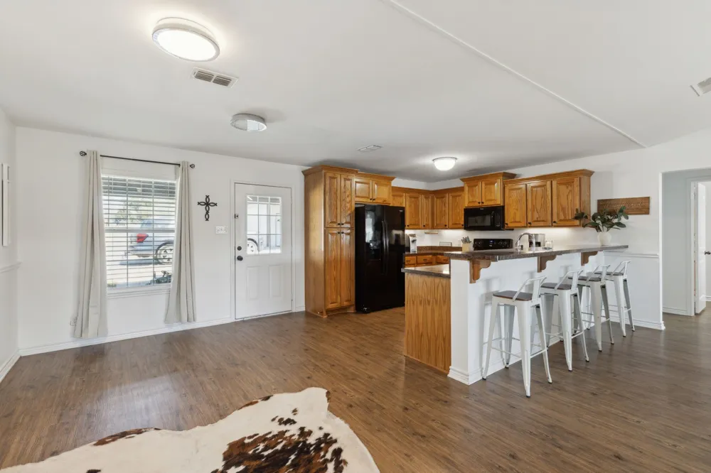 2068 W US Highway 69 Emory, TX 75440