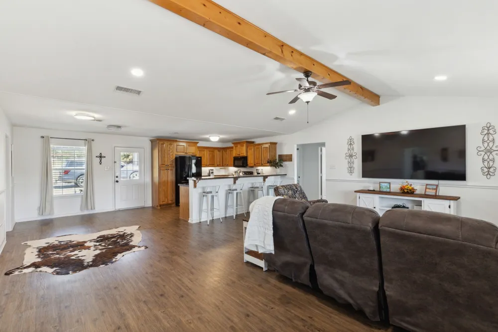 2068 W US Highway 69 Emory, TX 75440