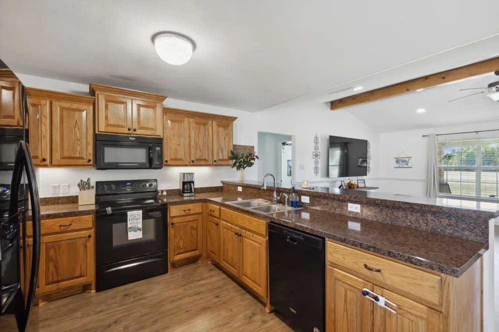 2068 W US Highway 69 Emory, TX 75440