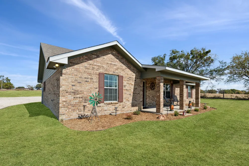 2068 W US Highway 69 Emory, TX 75440