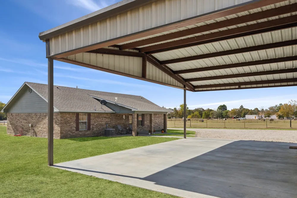 2068 W US Highway 69 Emory, TX 75440