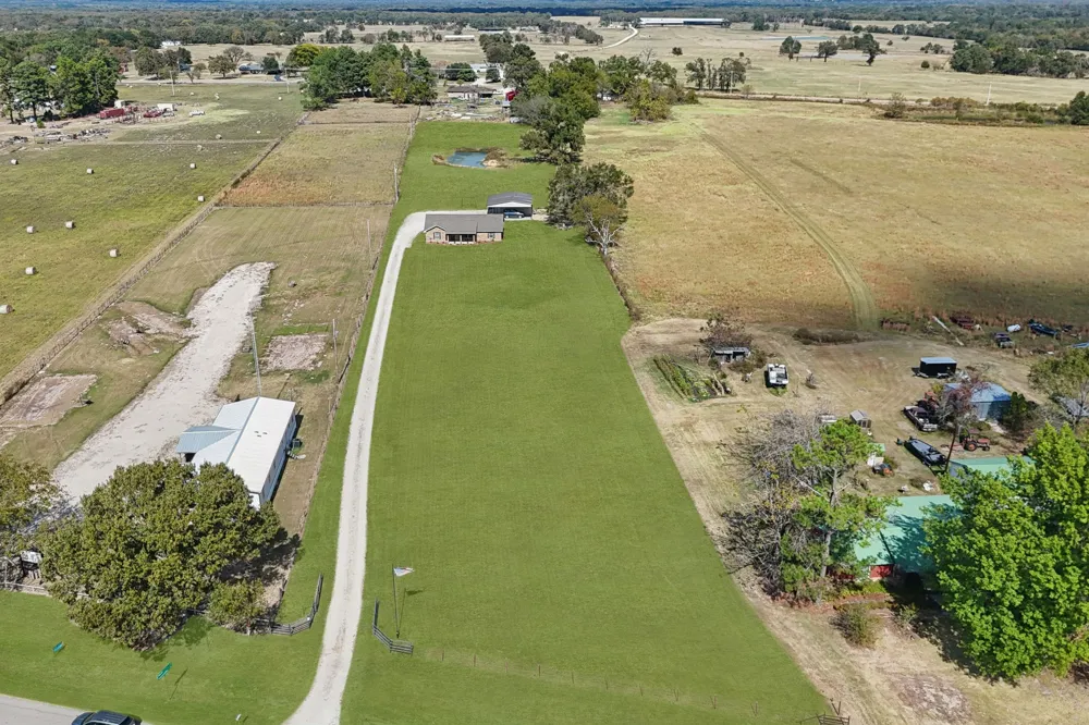2068 W US Highway 69 Emory, TX 75440