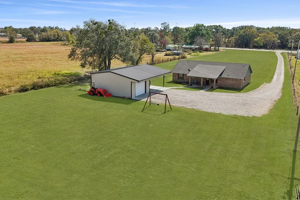 2068 W US Highway 69 Emory, TX 75440