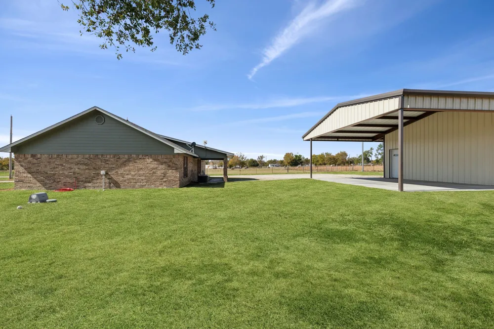 2068 W US Highway 69 Emory, TX 75440