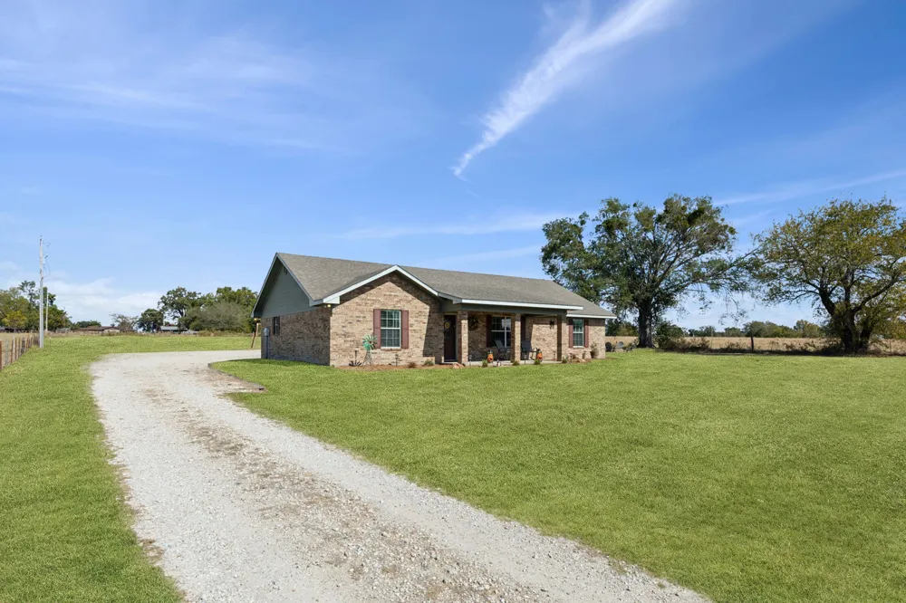 2068 W US Highway 69 Emory, TX 75440