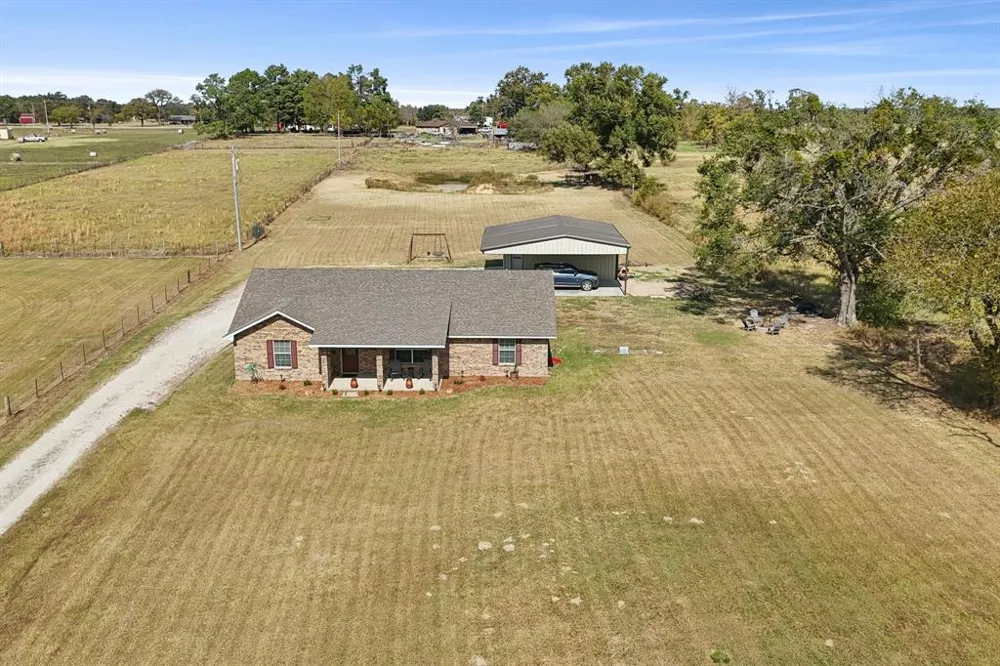 2068 W US Highway 69 Emory, TX 75440