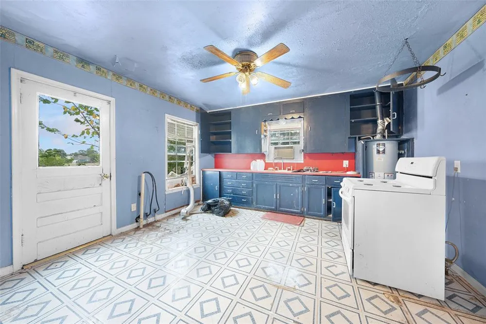445 W STATE HWY 352 Mesquite, TX 75149