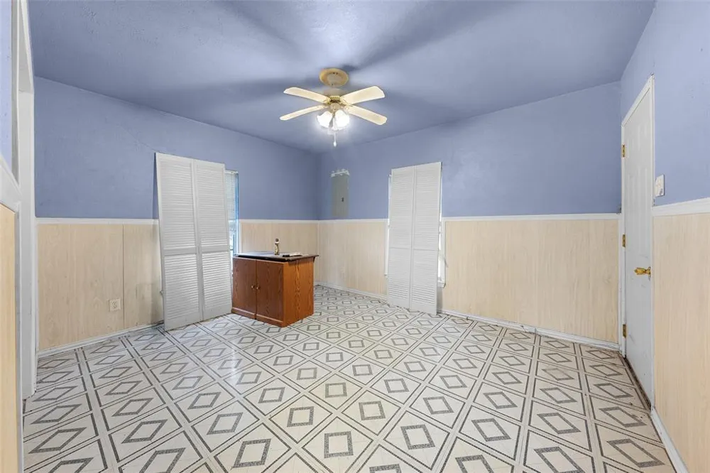 445 W STATE HWY 352 Mesquite, TX 75149