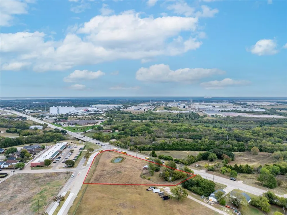 445 W STATE HWY 352 Mesquite, TX 75149
