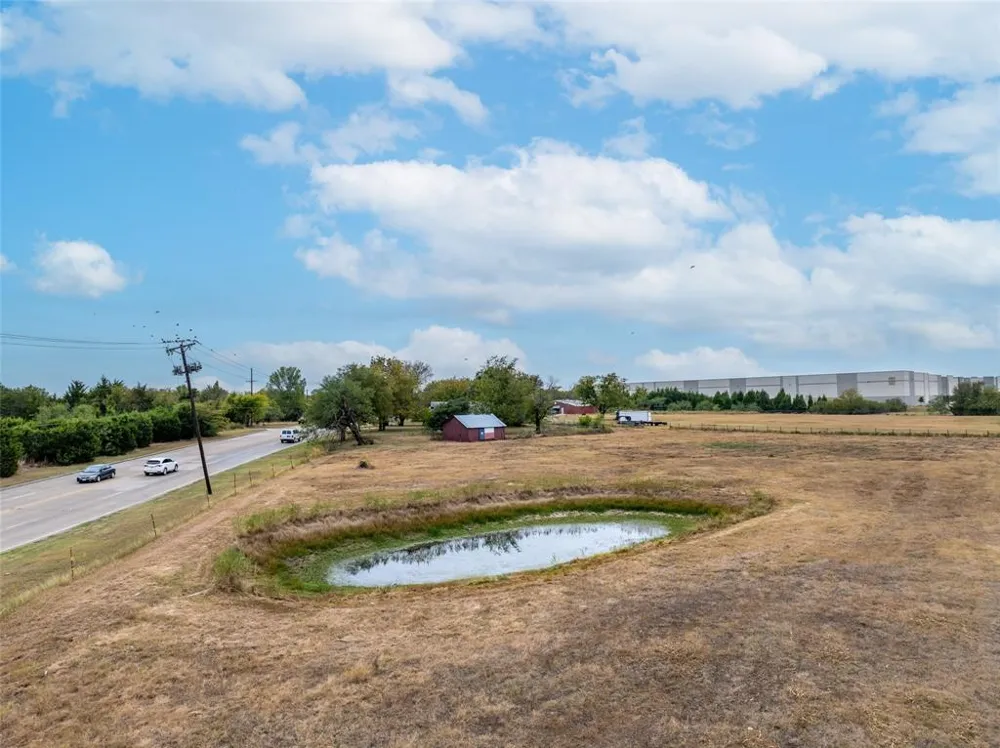 445 W STATE HWY 352 Mesquite, TX 75149