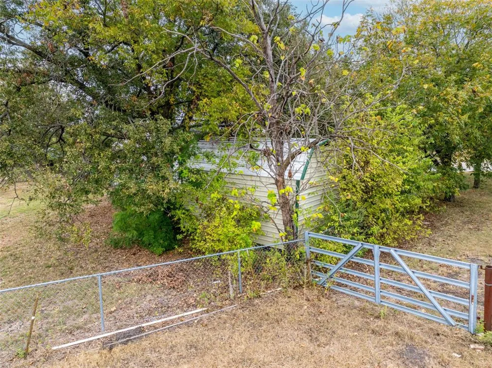 445 W STATE HWY 352 Mesquite, TX 75149