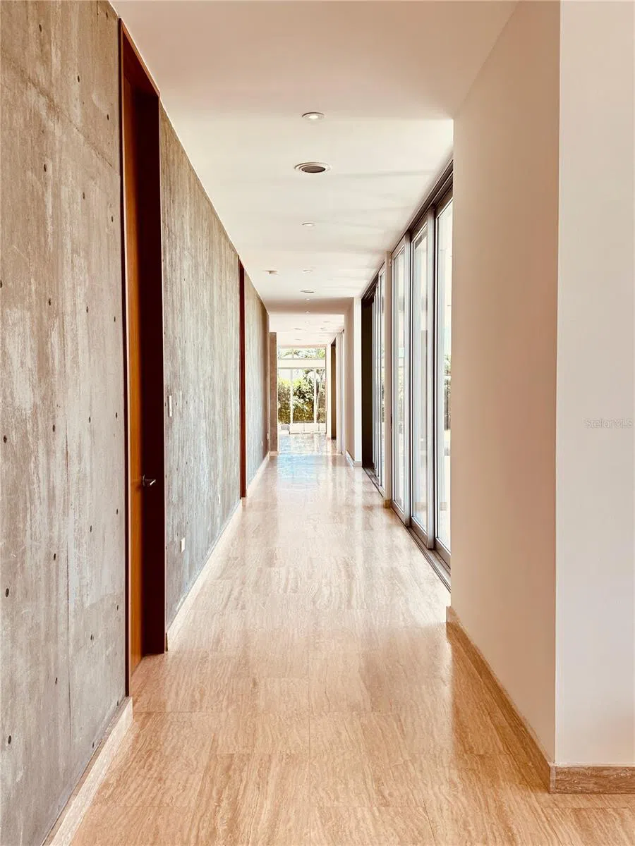 URB. LA LOMITA CALLE VISTA LINDA Guaynabo, PR 00969