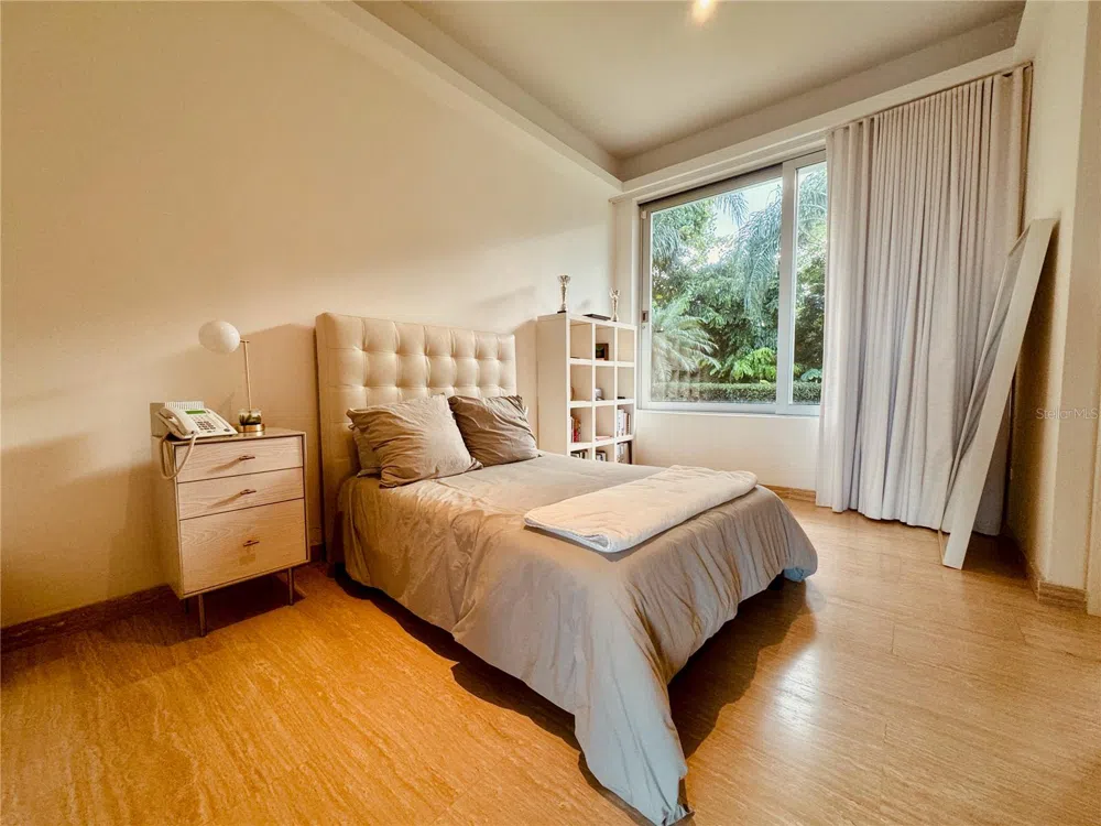 URB. LA LOMITA CALLE VISTA LINDA Guaynabo, PR 00969